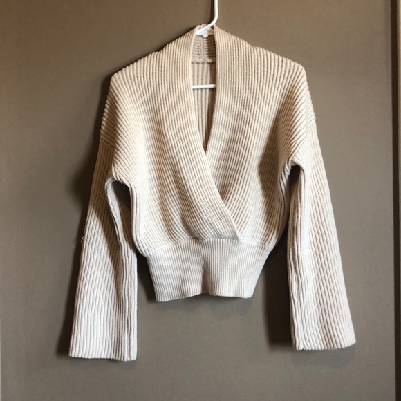 Beautiful wrap sweater - Picture 2 of 7